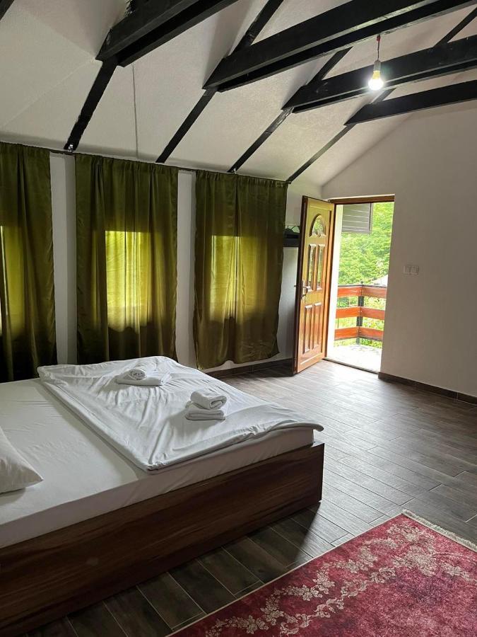 Appartement Azra River View House *